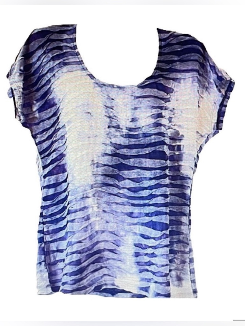 Chico's Scoop Neck Top Cap Sleeve Violet and White with Horizontal Wave Pleats